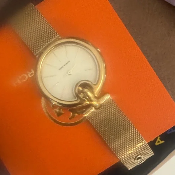 Tory Burch Gold Mesh Timepiece - Picture 4 of 5
